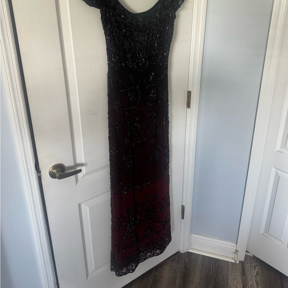 Elegant Black and Red Beaded Evening Dress - Picture 7 of 11